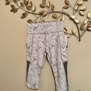 NWT Palm Up For Anything Athleta Crop With Pockets